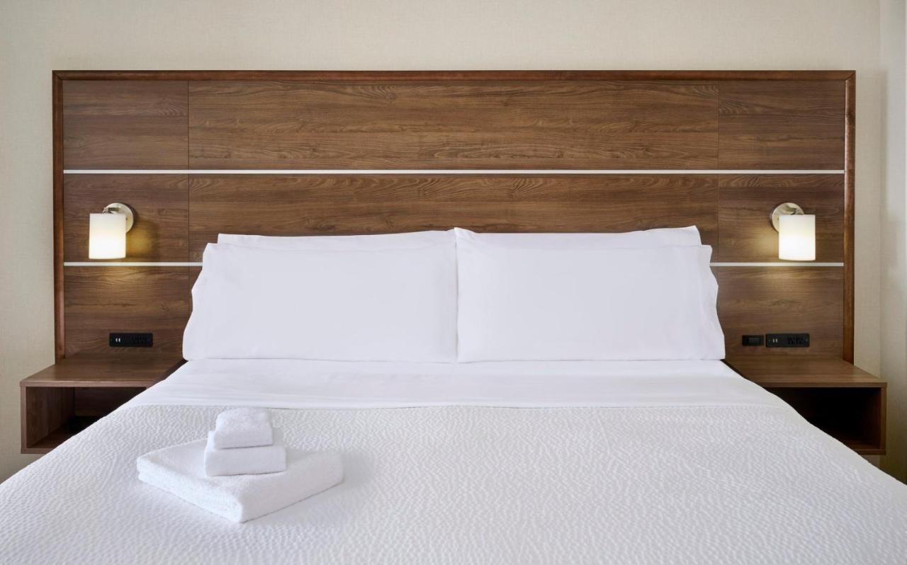 Holiday Inn Express & Suites - Brantford By Ihg Esterno foto