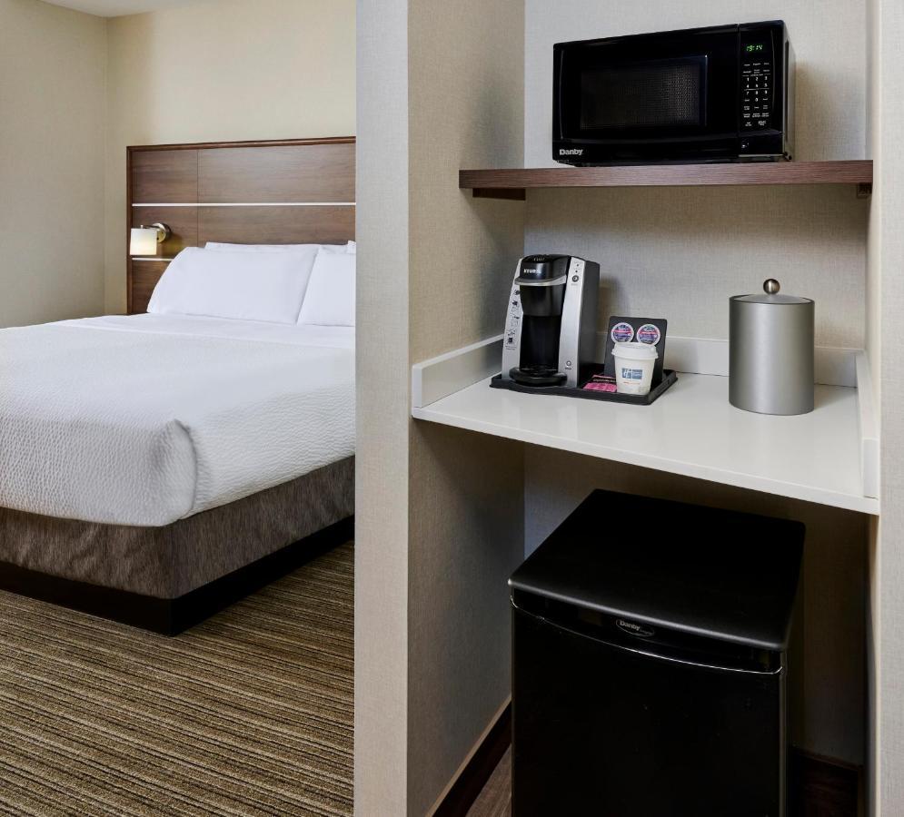 Holiday Inn Express & Suites - Brantford By Ihg Esterno foto