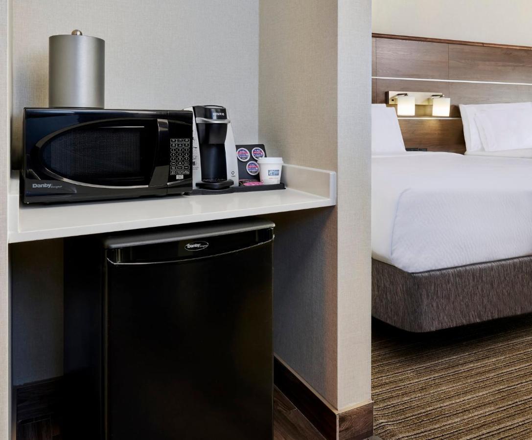Holiday Inn Express & Suites - Brantford By Ihg Esterno foto